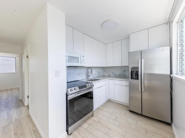 2739 Kapiolani Blvd #304, Honolulu, HI 96826