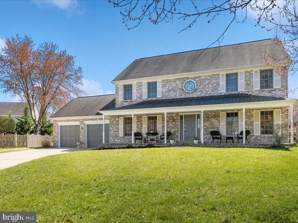 1300 Persimmontree Ct, Crofton, MD 21114