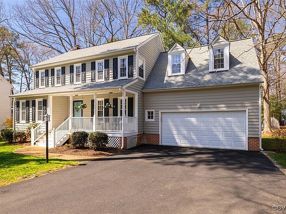3rd image of 10323 Berkeley Manor Dr