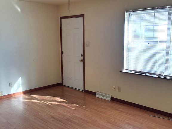 5th image of 1121 Glade Hill Dr