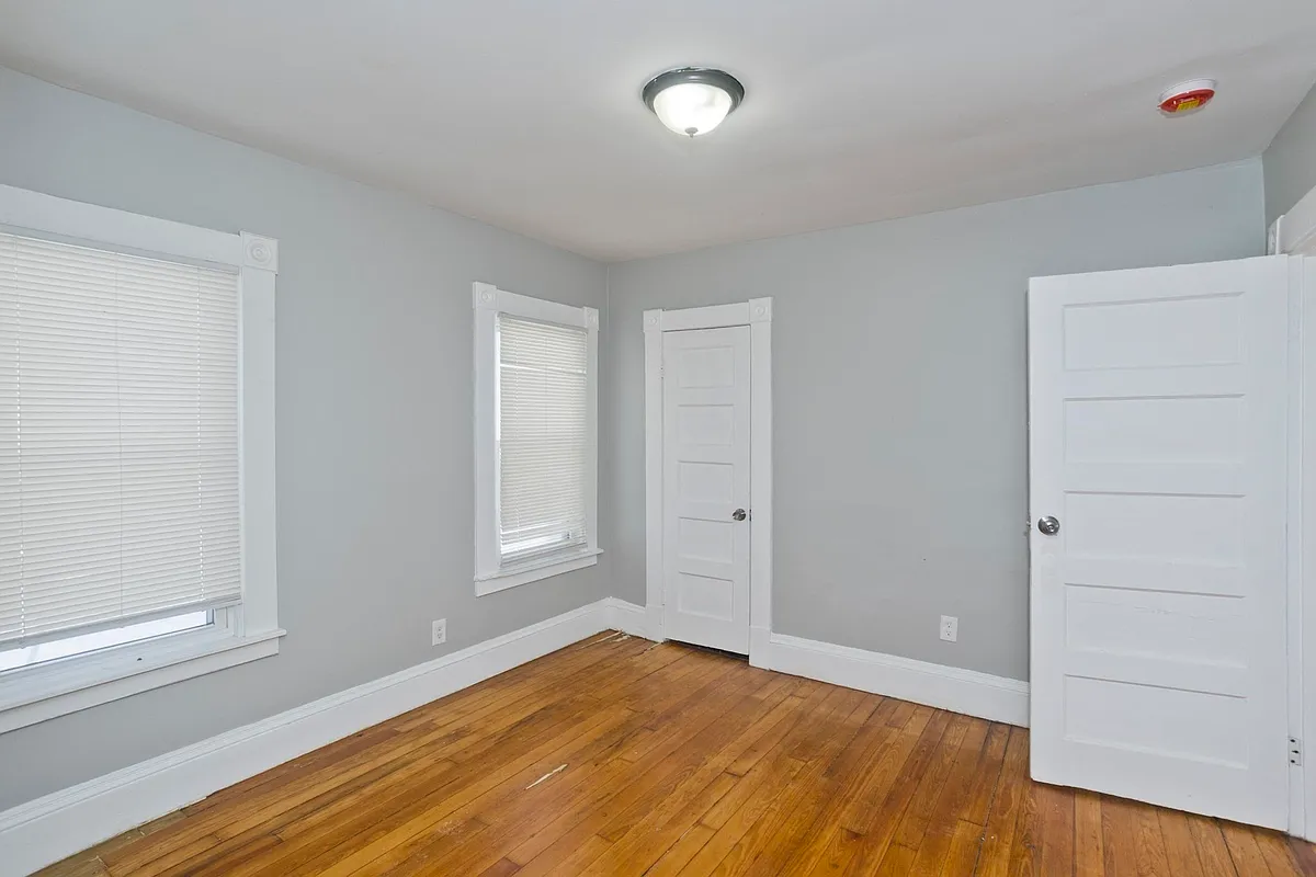 Building Photo - 744 Carew St #2
