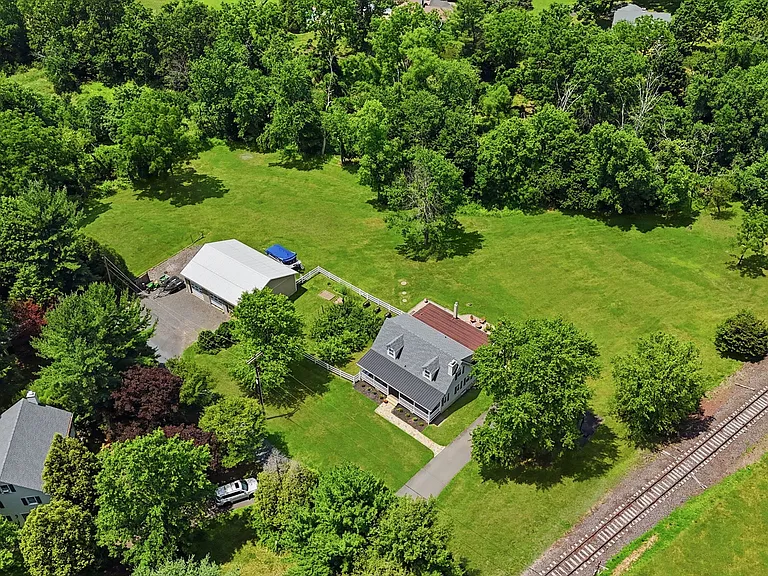 1682 Creek Rd — Photo 57