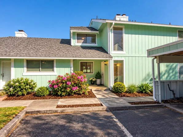 834 N Canterbury Court #303, Sequim, WA 98382