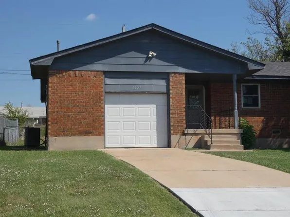 1727 NW 49th St, Lawton, OK 73505