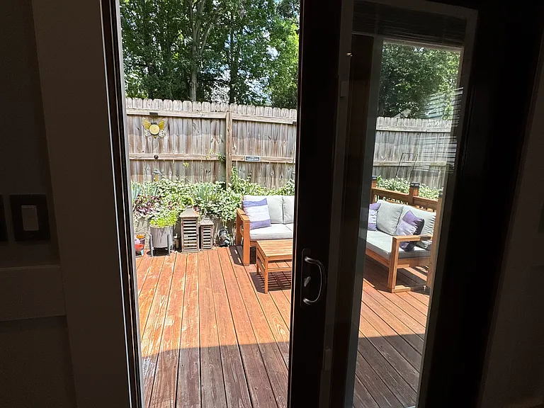 140 Short St SE — Photo 32
