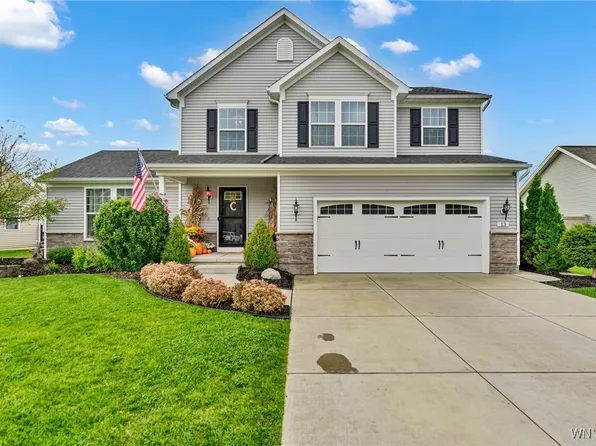 13 Crabapple Ln, Lancaster, NY 14086