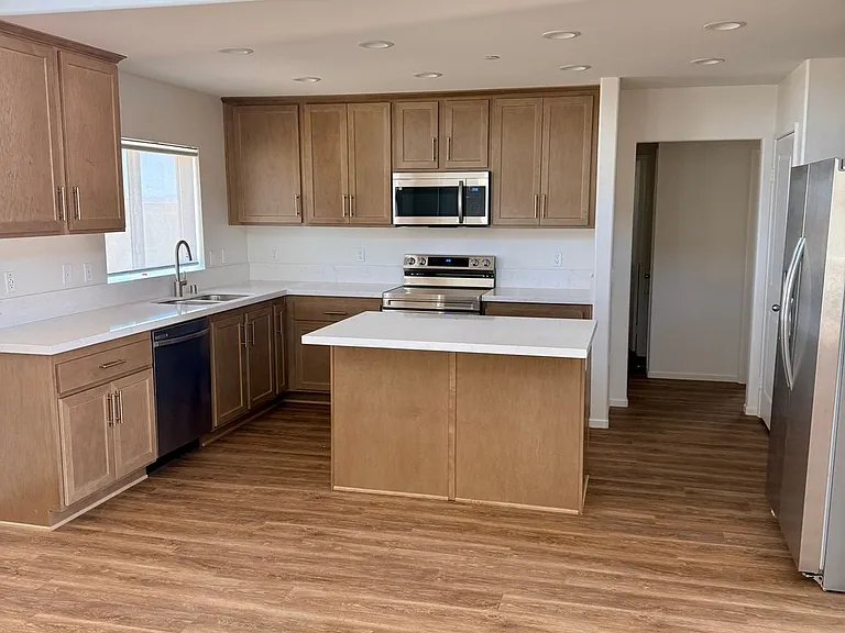 11712 Sebastian Rd — Photo 27