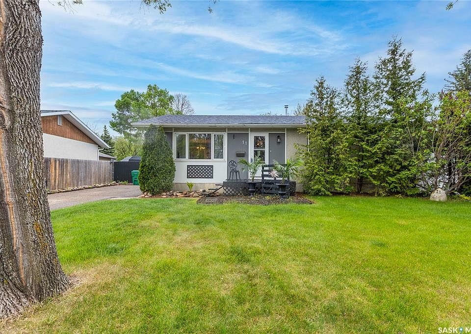 1st image of 11 Selkirk Cres