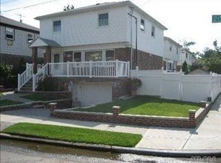 1404 209th St, Bayside, NY 11360