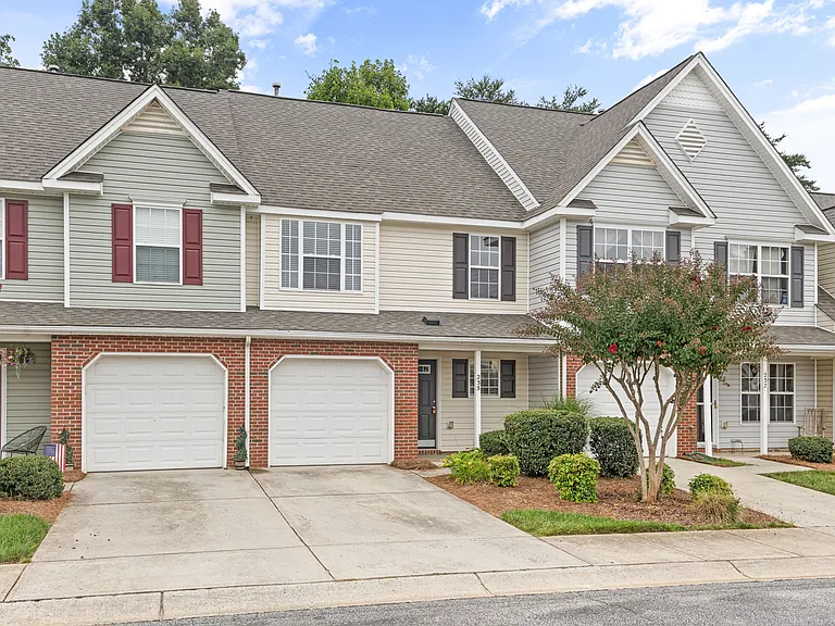235 Blue Robin Way — Photo 1