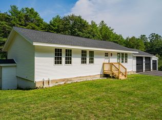 105 Flying Point Rd, Freeport, ME 04032