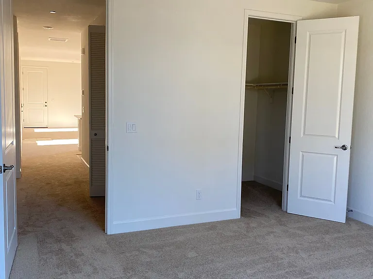 2004 Gumbinger Pl — Photo 28