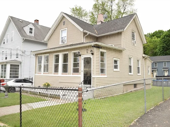 5 Vernon St, Holyoke, MA 01040