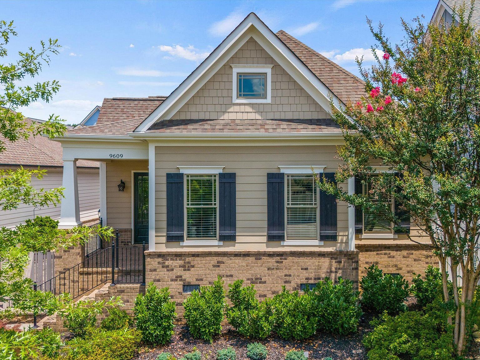 Coleman Touring Dome ／ST sddefault.jpg