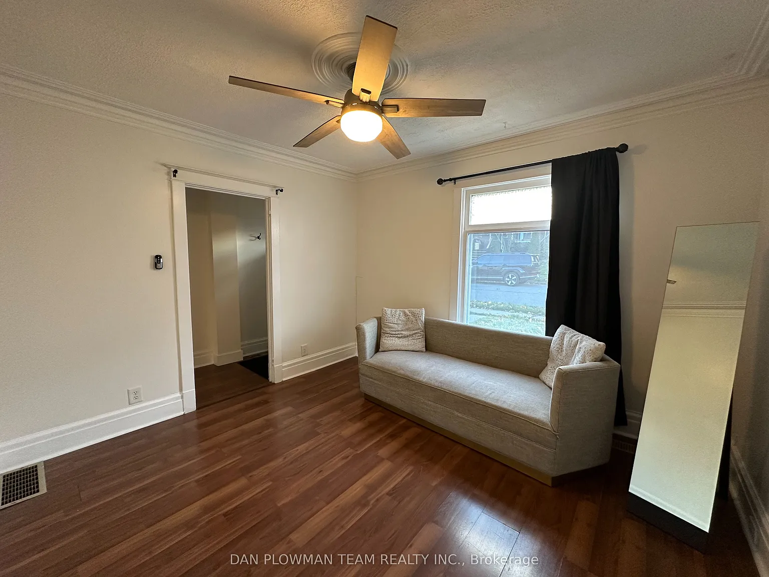 2 bed, $2,400 — Photo 4