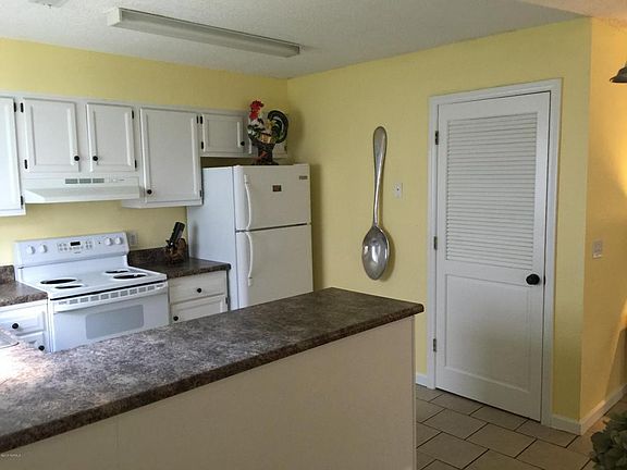 2nd image of 139 W Victoria Ct APT C