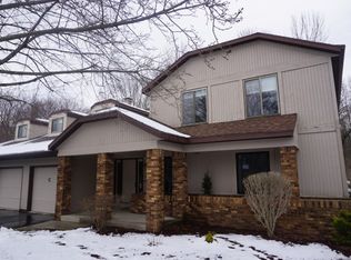 2448 Cross Creek Dr APT C, Sheboygan, WI 53081