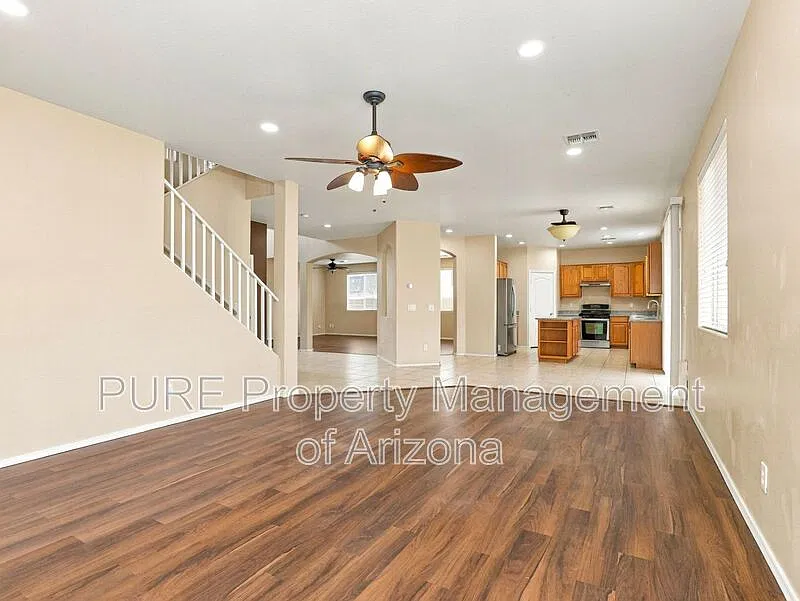 5 bed, 3.0 bath, 3553 sqft, $2,550 — Photo 4