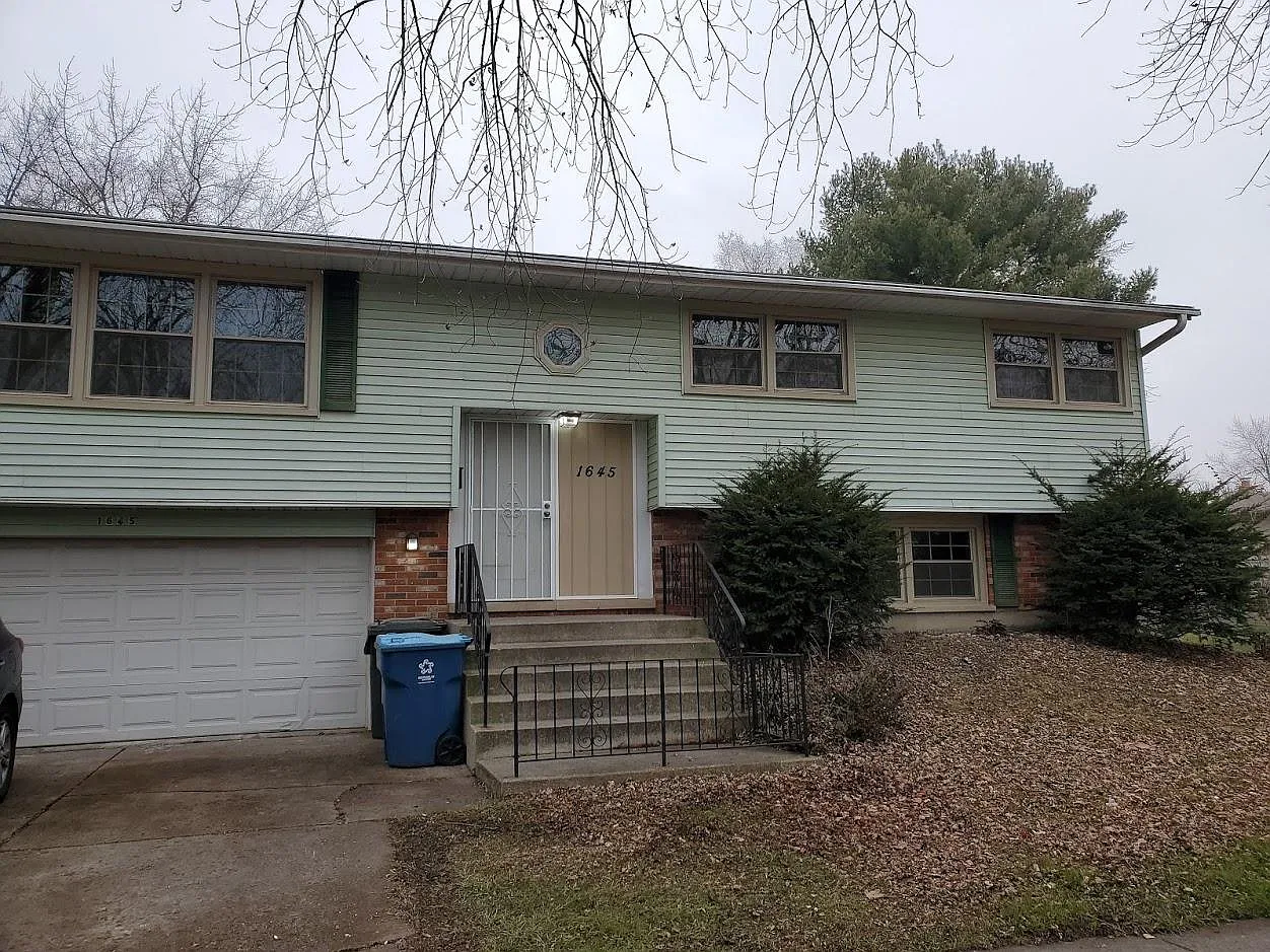 1645 215th Pl photo 1