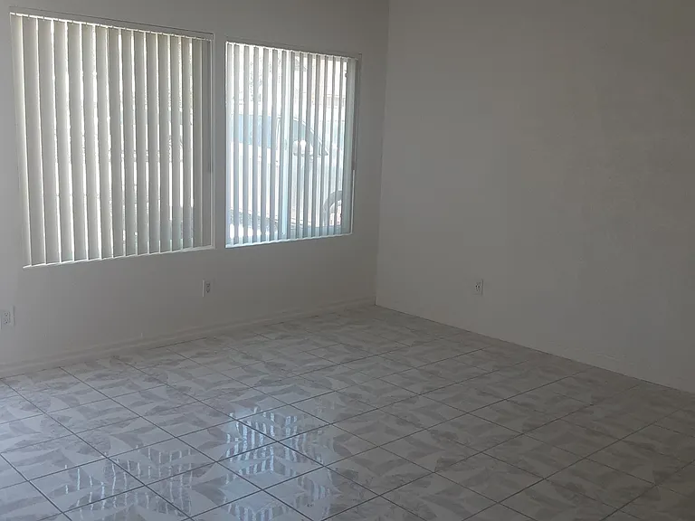 3494 Pontiac Ave — Photo 5