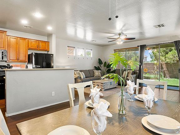 5th image of 3917 E Parkview Dr