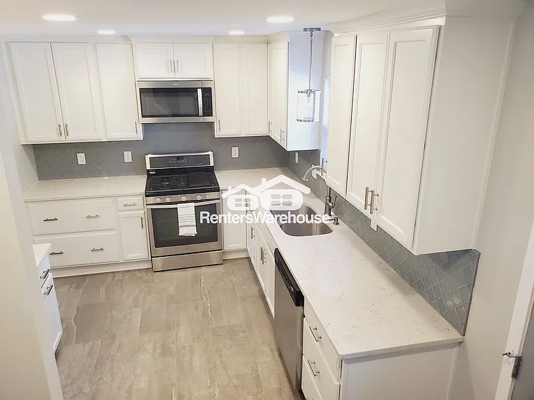1017 Travelers Trl NW — Photo 8