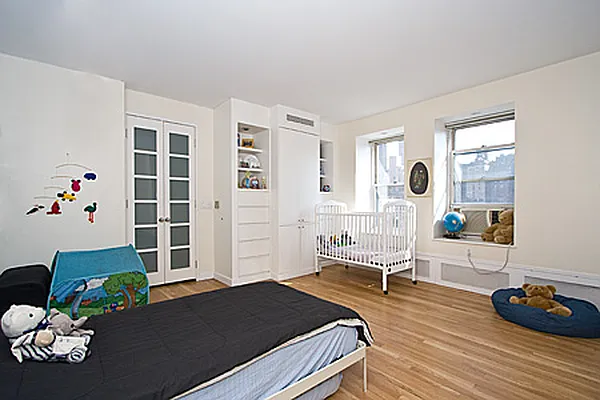 Rented by Olshan Realty | media 30