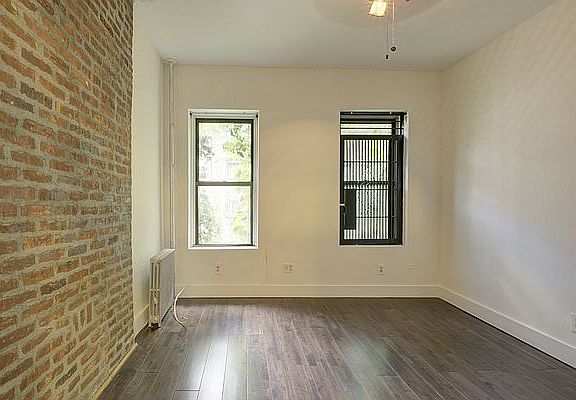 4th image of 411 W 48th St #4W