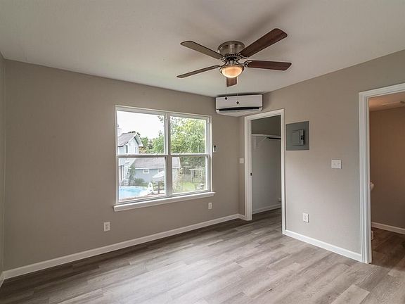5th image of 1819 Cove Park Dr Unit 4