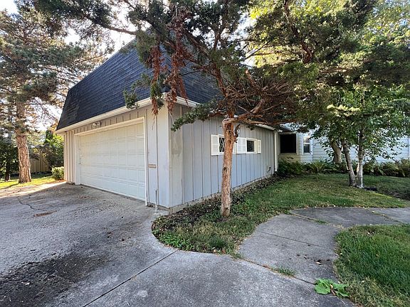 3rd image of 1616 Grand Ave