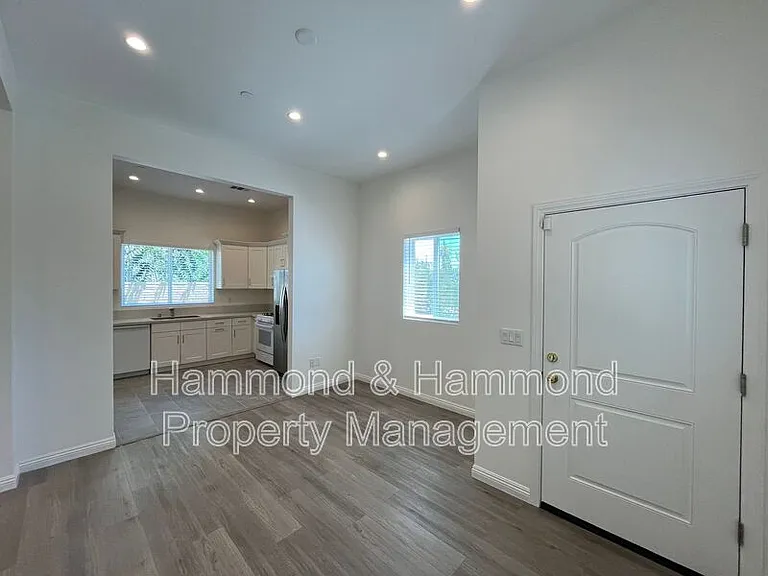 12680 Bradley Ave #9 — Photo 6
