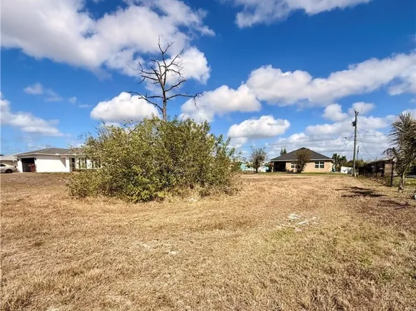 407 NW 13th Ter, Cape Coral, FL 33993
