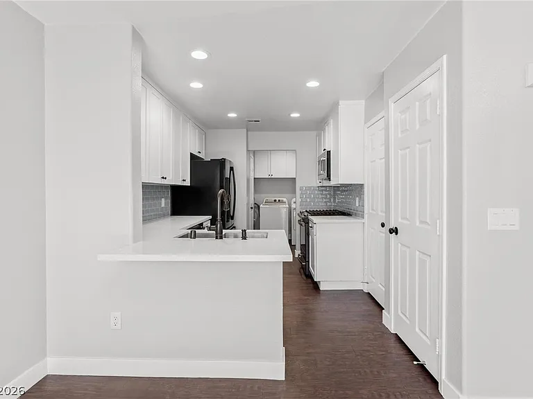 3910 Starfield Ln — Photo 11