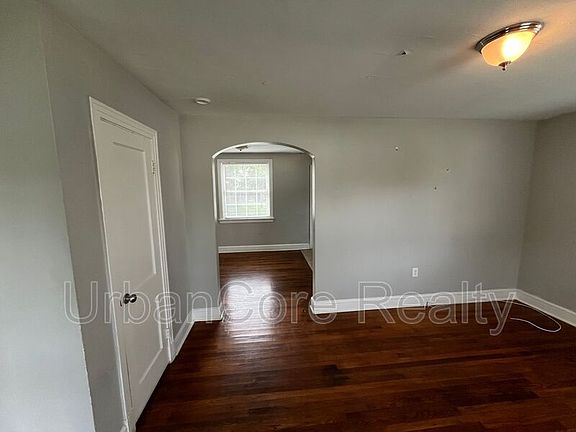 4th image of 1807 National St