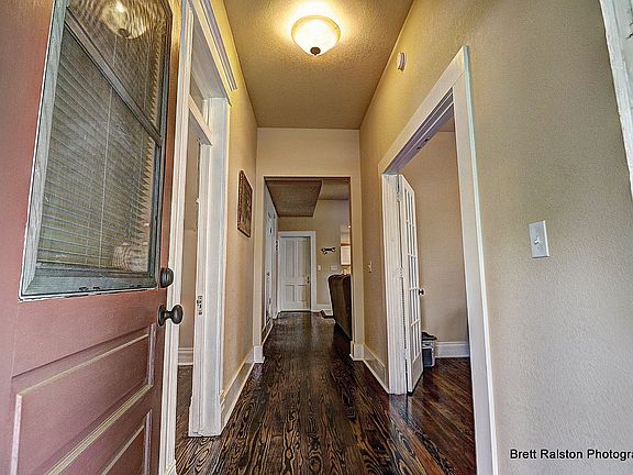 4th image of 621 N 4th St