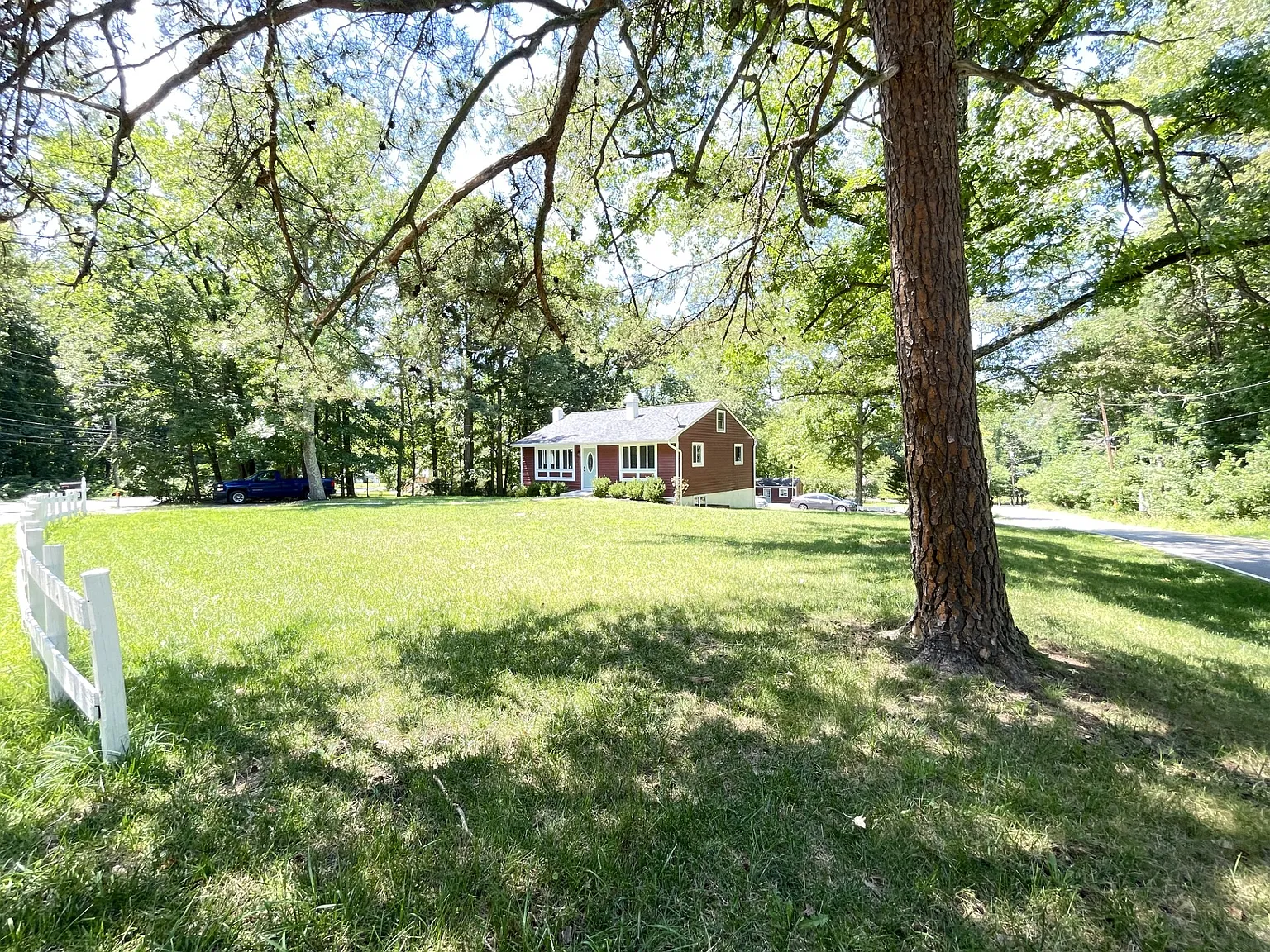 5 bed, 1632 sqft, $4,500 — Photo 2