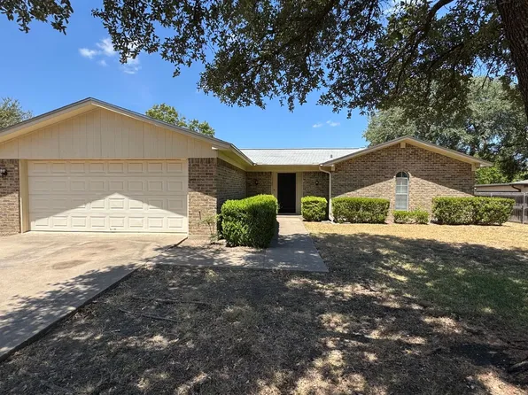 217 Monterrey Dr, Hewitt, TX 76643