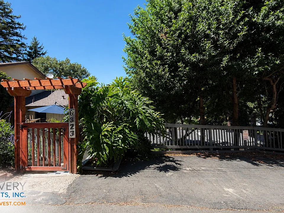 6323 Girvin Dr