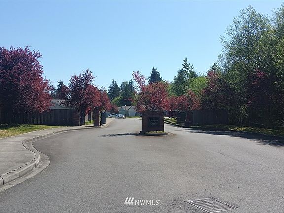 2nd image of 6006 6008 115th Street E