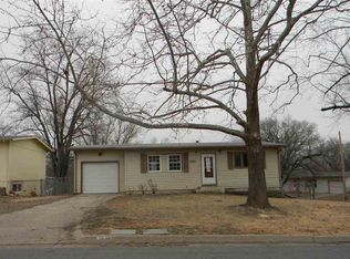3300 SW Twilight Dr, Topeka, KS 66614