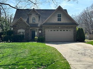 34 Oak Grv, Lake Road Greenville, SC 29615