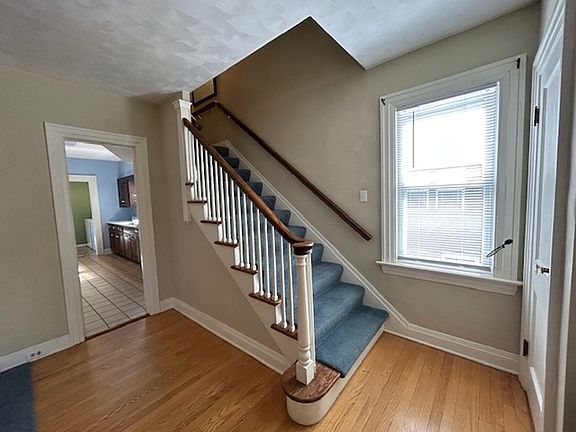 3rd image of 525 Beverly Dr