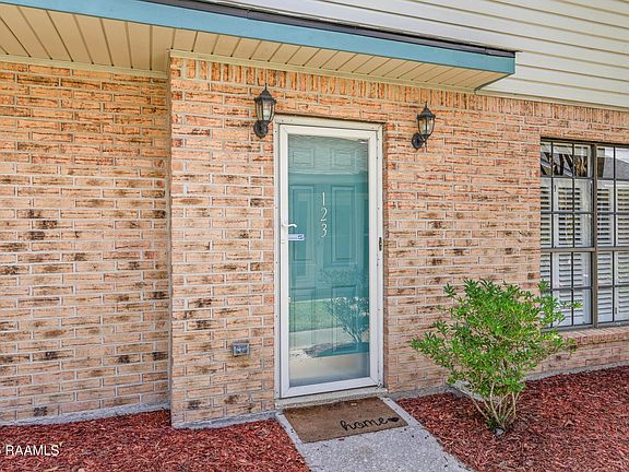 3rd image of 305 Halcott Dr APT 123
