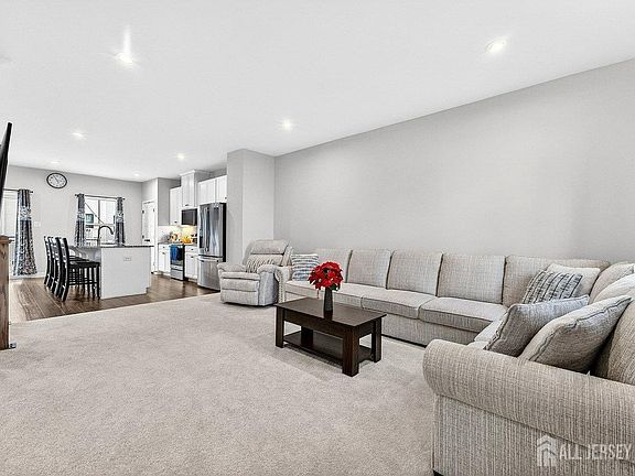 5th image of 39 Sage Way