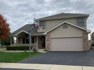 501 Maytree Ln, Peotone, IL 60468