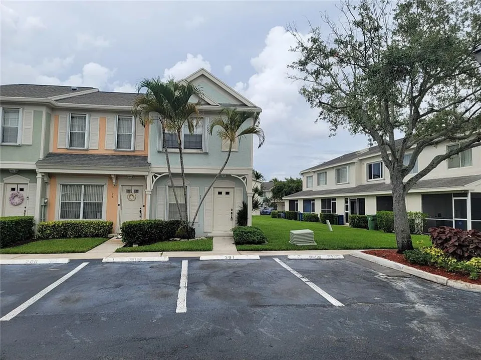 78 Simonton Cir