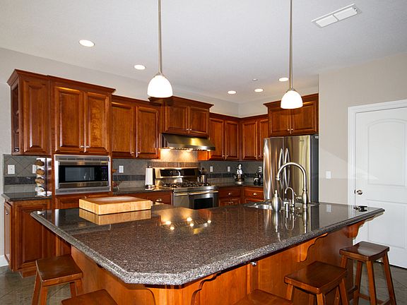 5th image of 958 Oliver Ct