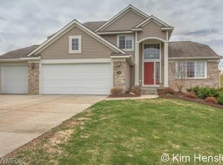 2900 N Saddle Ridge Ct NE, Rockford, MI