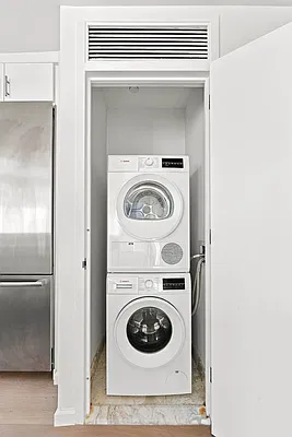 Laundry, photo 1