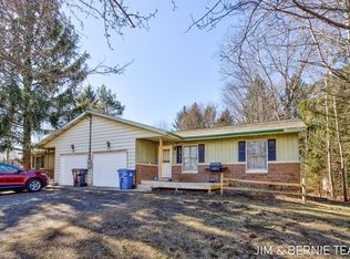 490 Union St, Douglas, MI 49406